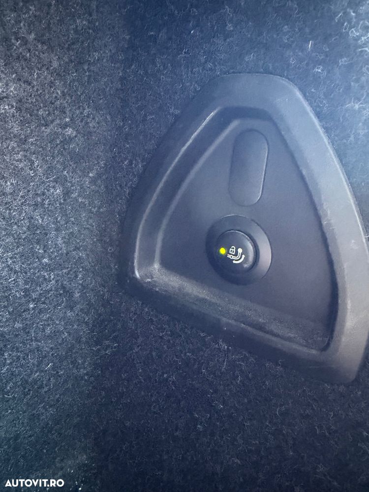 BMW Seria 5 520d Aut. Luxury Line - 16