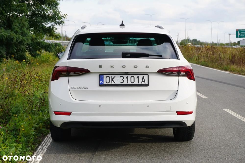 Skoda Octavia 2.0 TDI Ambition - 11