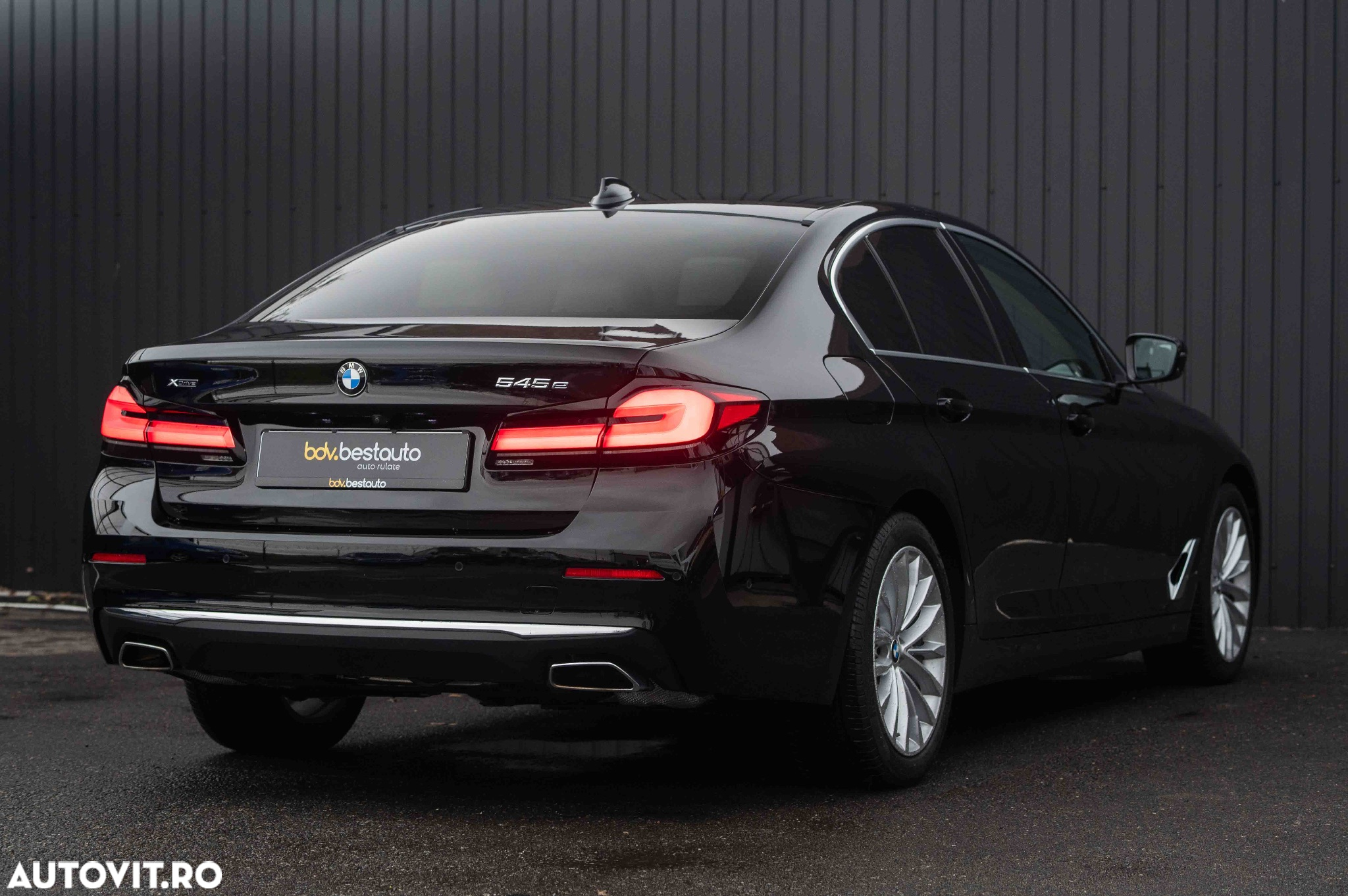 BMW Seria 5 545e xDrive AT PHEV - 35