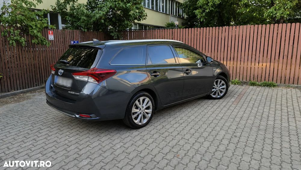 Toyota Auris 1.8 L VVT-i Sol+ - 2