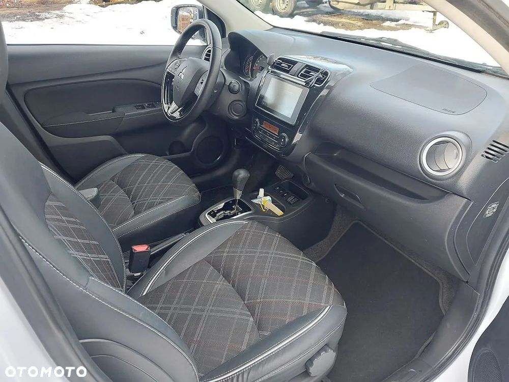 Mitsubishi Space Star AS&G 1.2 CVT Top - 11