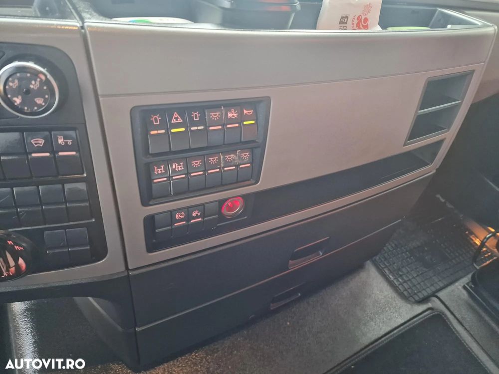 MAN TGX 33.640 6x4, 2019, 353.000km, cabina XXL, Automata+INTARDER 6 trepte, frigider, cuptor microunde, protectii sasiu, av 80% ok, posibilitate leasing 4 ani, PROMOTIE 49.900 EUR+Tva - 24