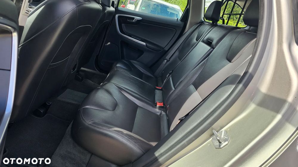 Volvo XC 60 D3 Geartronic Momentum - 5