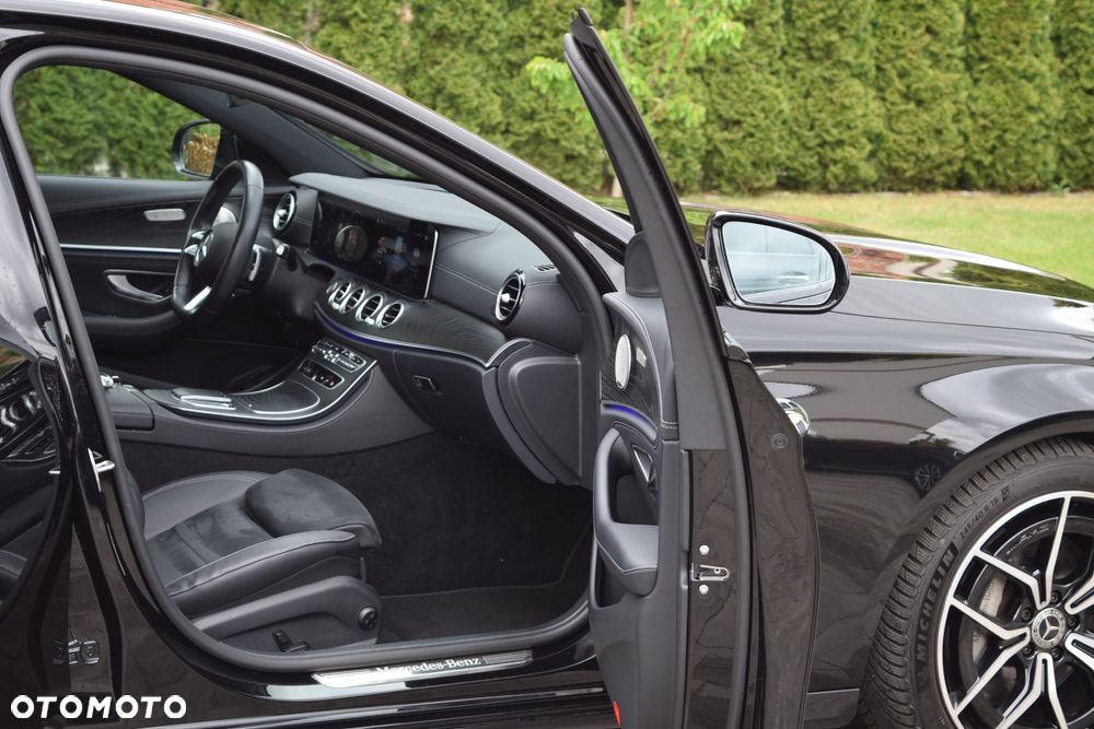 Mercedes-Benz Klasa E 220 d 4-Matic AMG/Avantgarde - 22