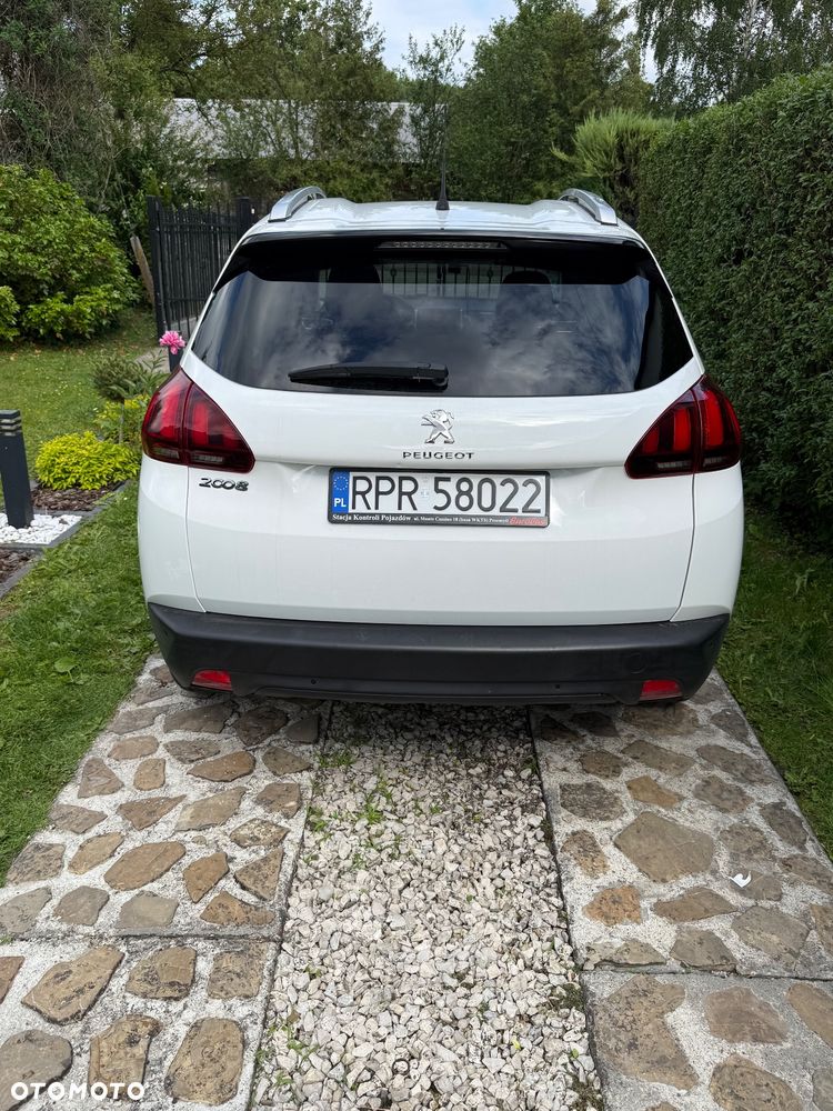 Peugeot 2008 1.2 Pure Tech GPF Style S&S EAT6 - 5