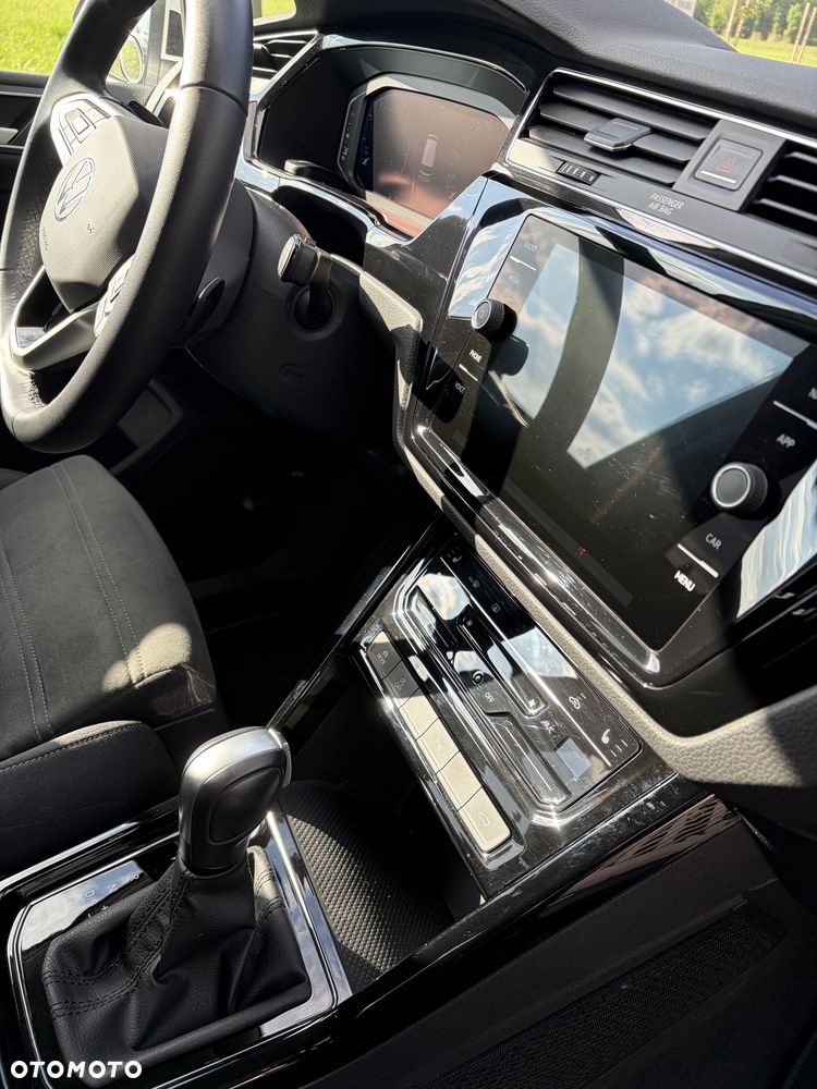 Volkswagen Touran - 34