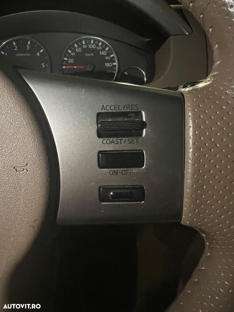 Nissan Pathfinder - 19