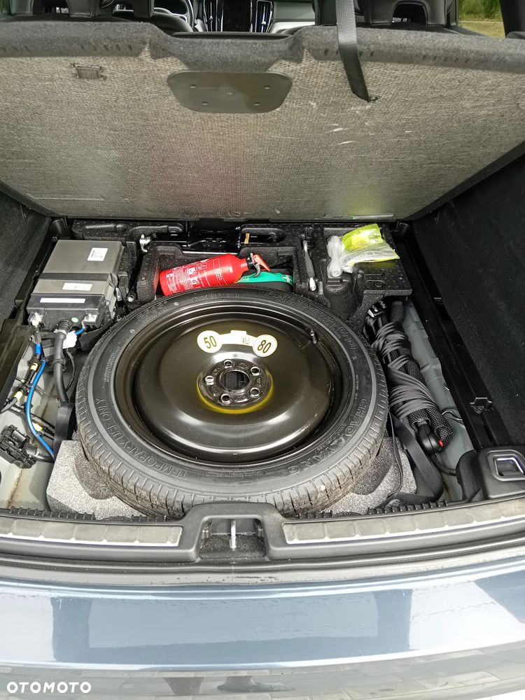 Volvo XC 60 B4 D Plus Bright - 29