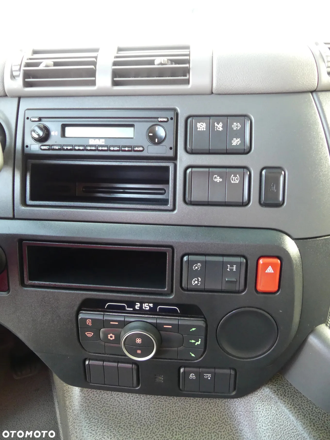 DAF CF 370 / 6x2 / CHŁODNIA 9.50 + WINDA / EURO 6 / - 32