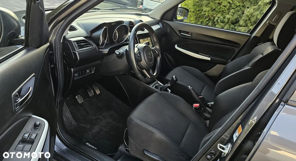 Suzuki Swift 1.2 Premium Plus - 10