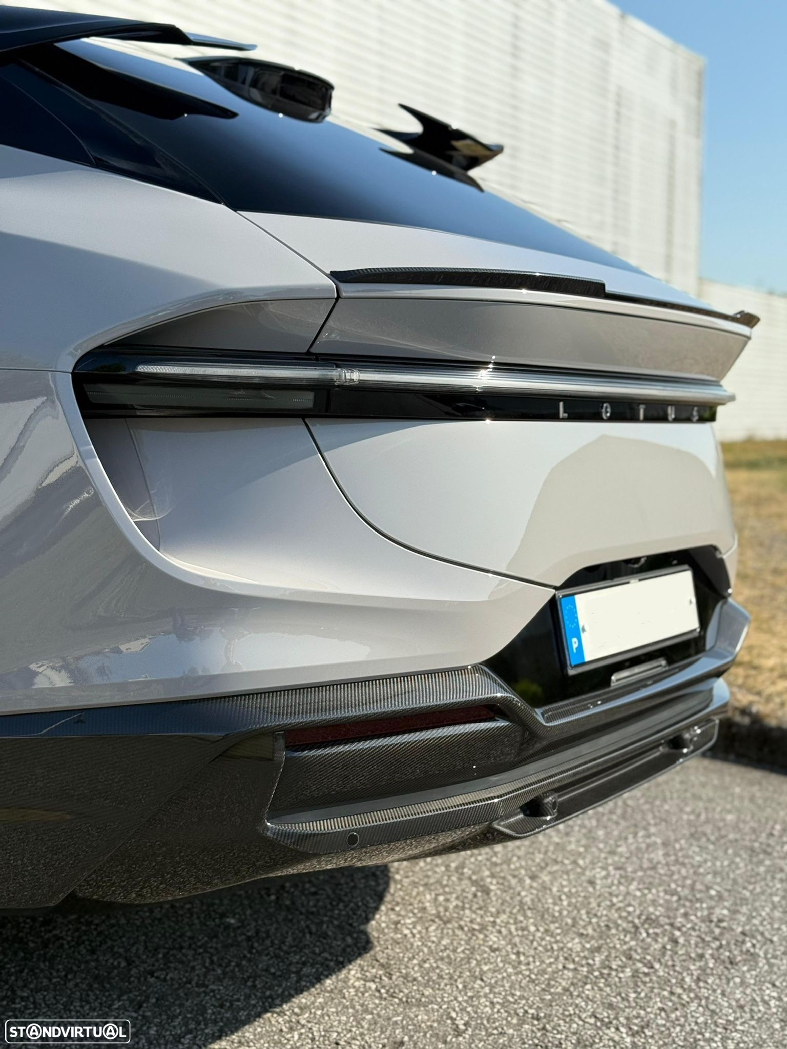 Lotus Eletre 600 Sport SE - 4