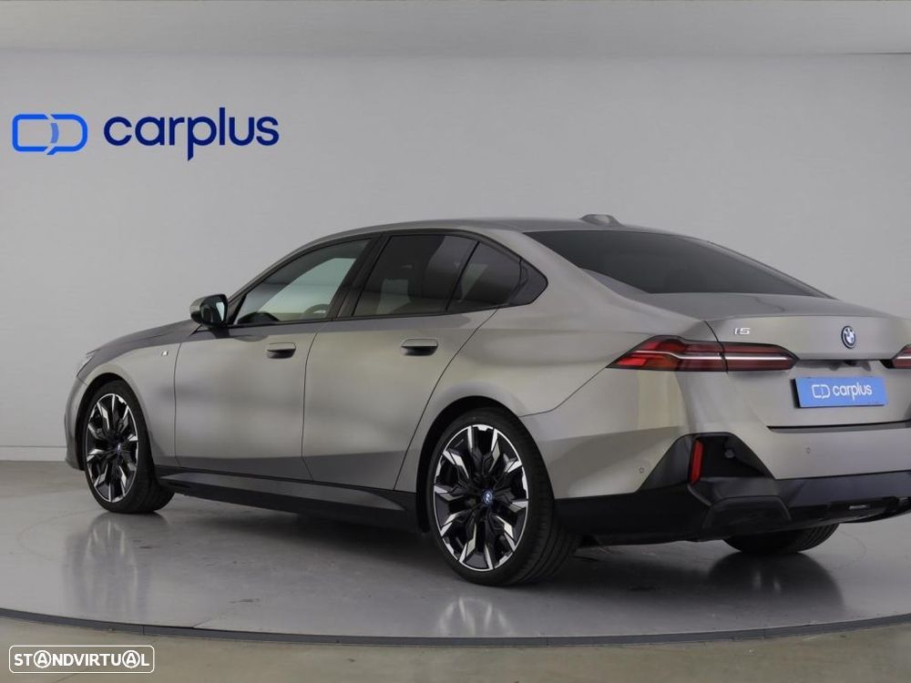 BMW i5 eDrive40 - 5