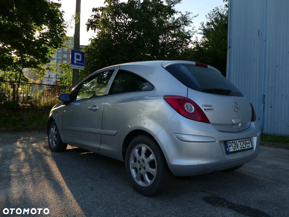 Opel Corsa 1.2 16V Cosmo - 3