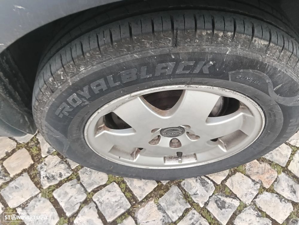 Volvo XC 70 D5 Nivel 3 Auto. - 14