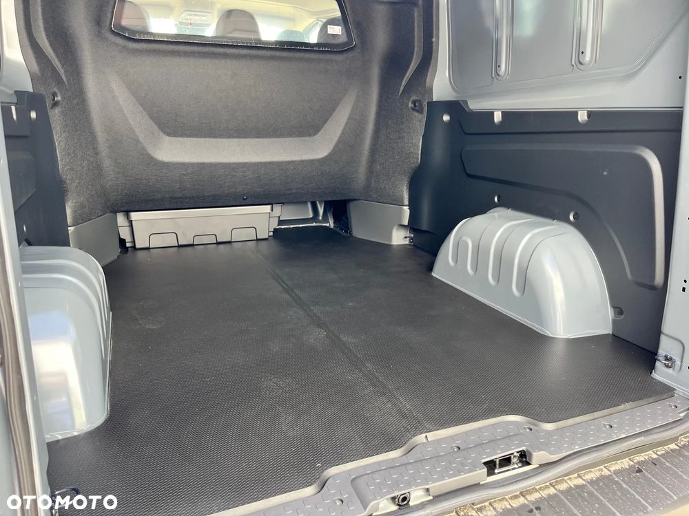 Renault Trafic - 16