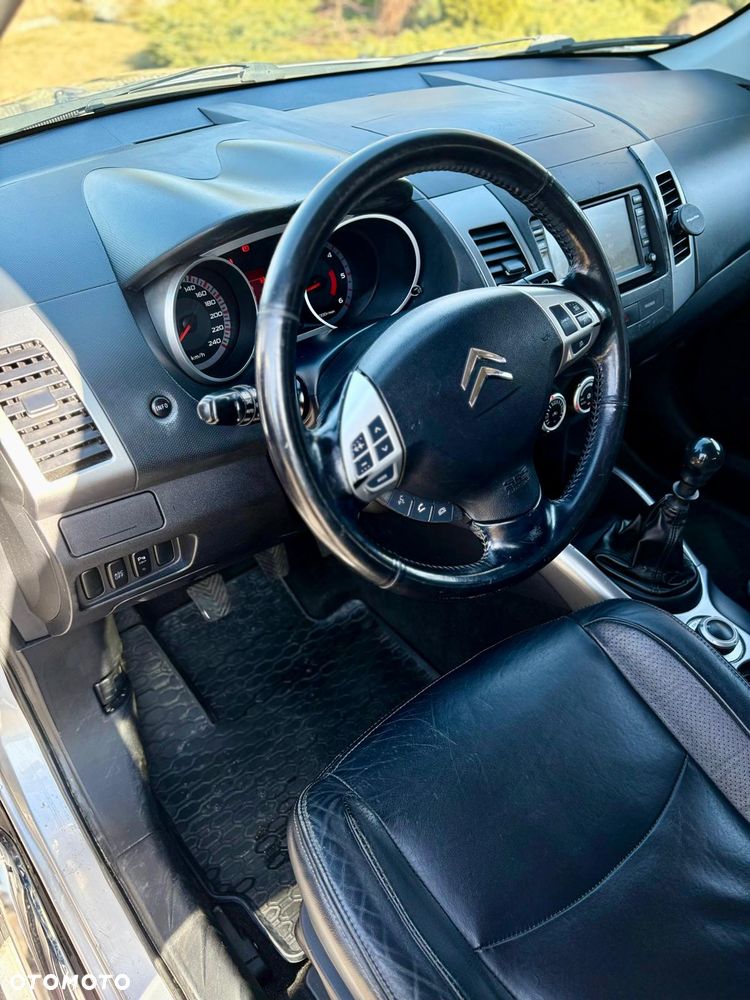 Citroën C-Crosser - 8