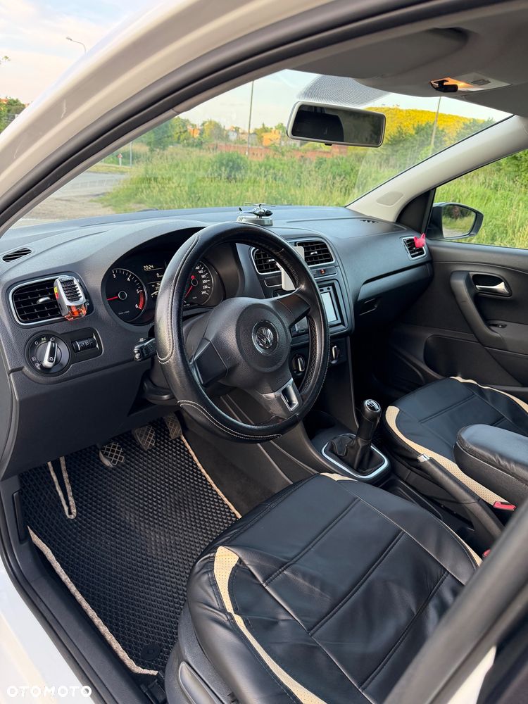 Volkswagen Polo - 17