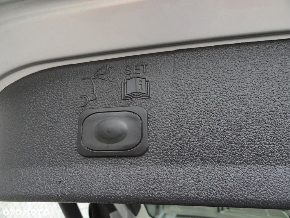 Ford Kuga 2.0 TDCi 4x4 Titanium - 22