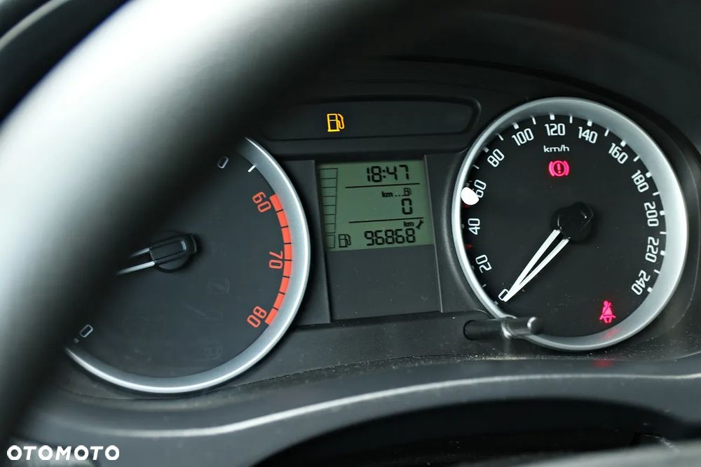 Skoda Fabia 1.2 HTP Ambiente - 39