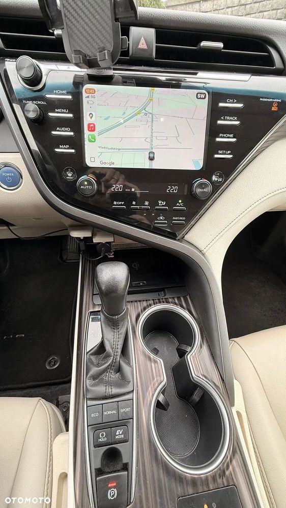 Toyota Camry 2.5 Hybrid Executive CVT - 10