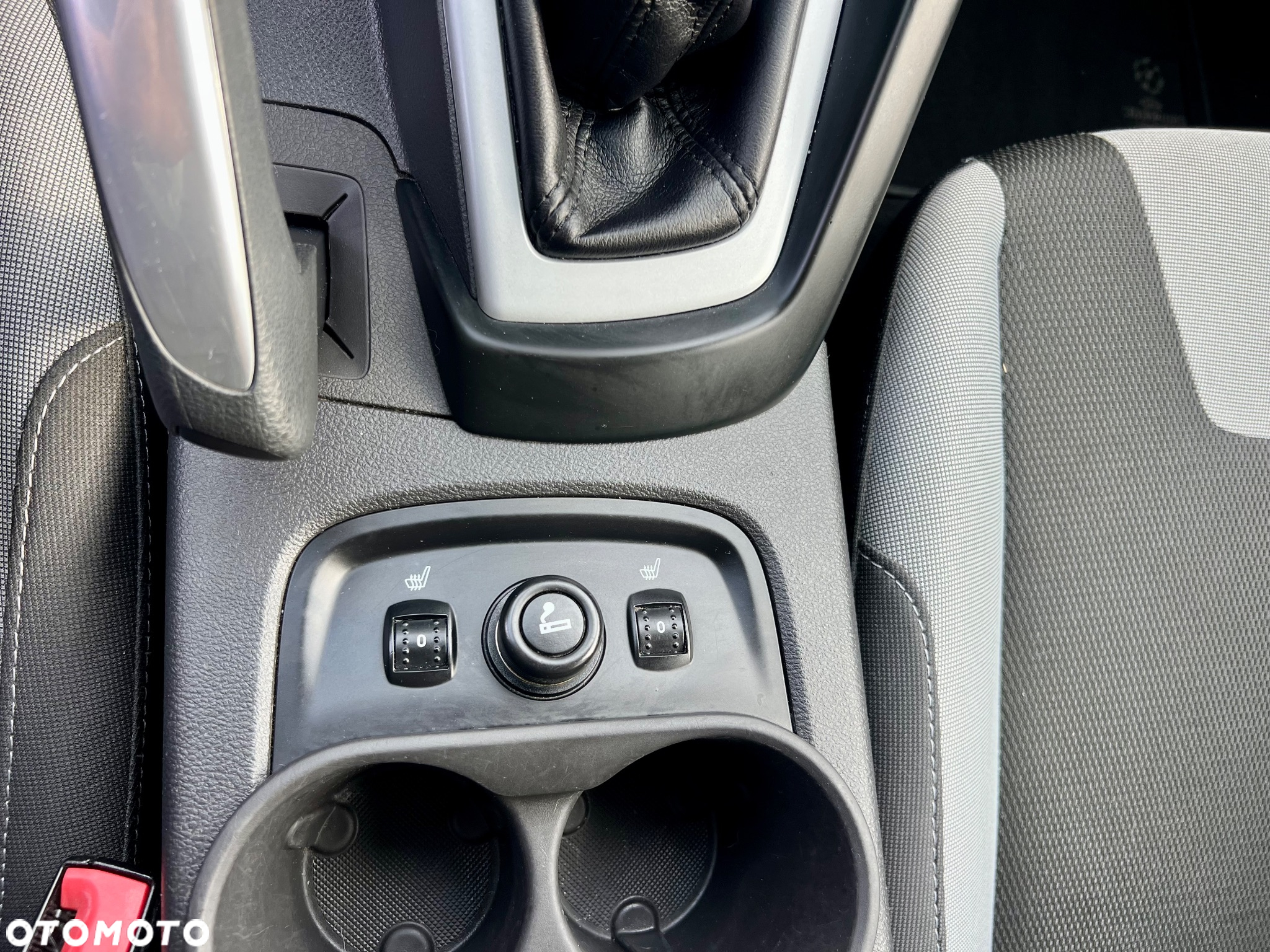 Ford Focus 1.0 EcoBoost Titanium - 12
