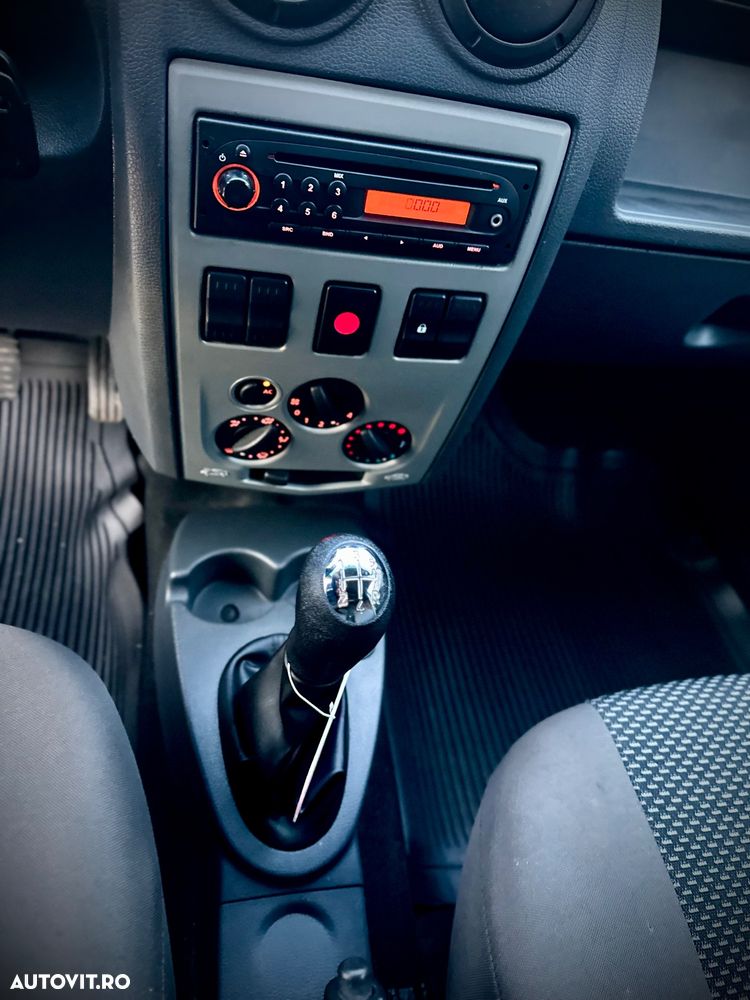 Dacia Logan Van - 12