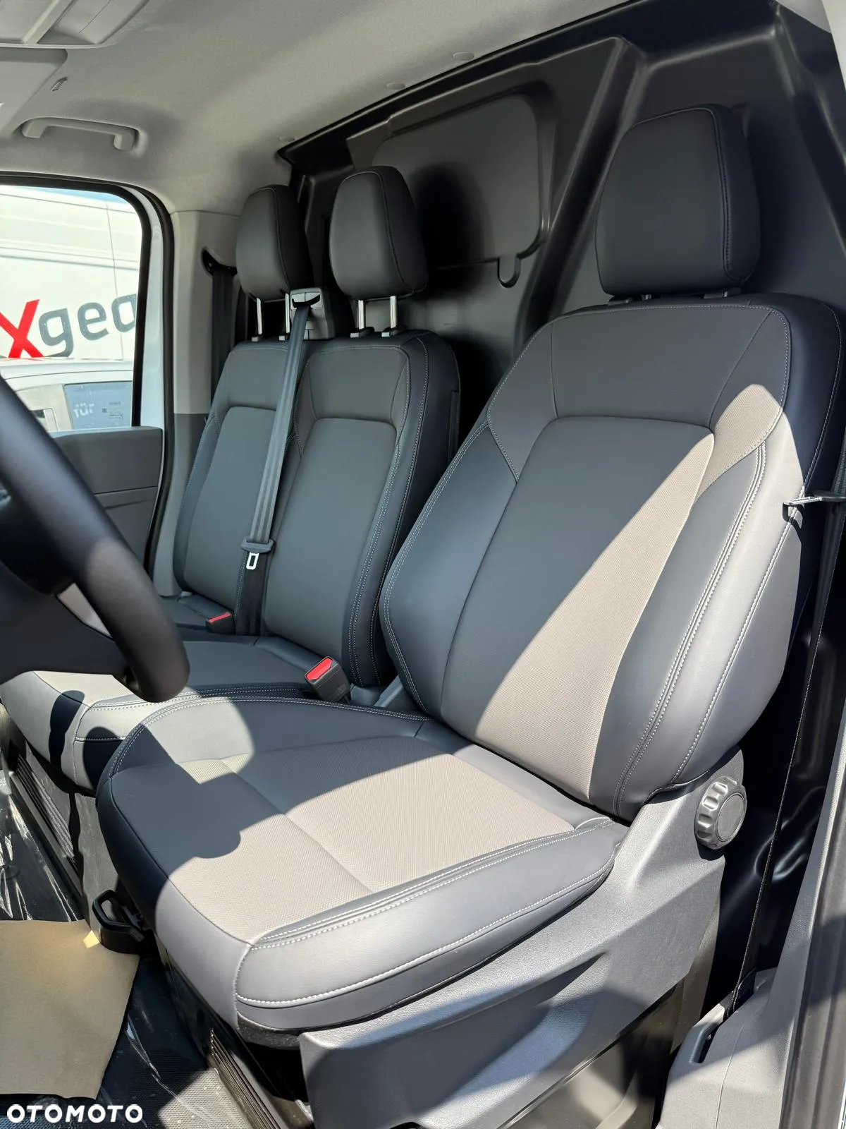 Volkswagen Transporter T7 - 12