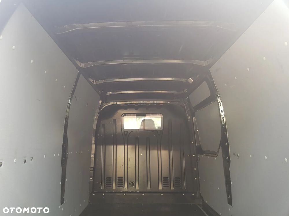 Renault 2.3dCi L2H2 3.5t Pack Clim 4d - 13