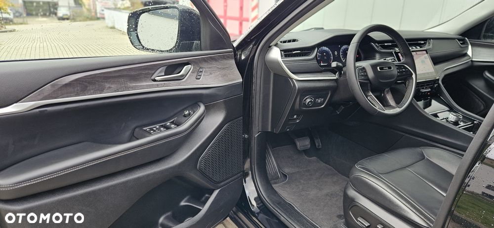 Jeep Grand Cherokee - 14