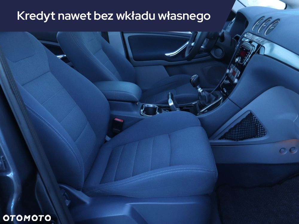 Ford S-Max - 11