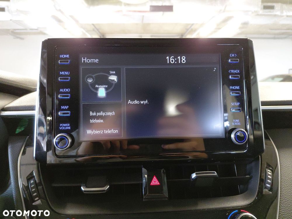 Toyota Corolla 1.8 Hybrid Comfort - 17