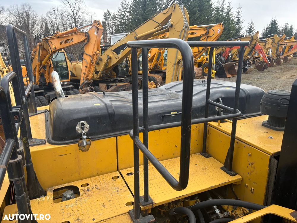 Caterpillar 320EL - 13