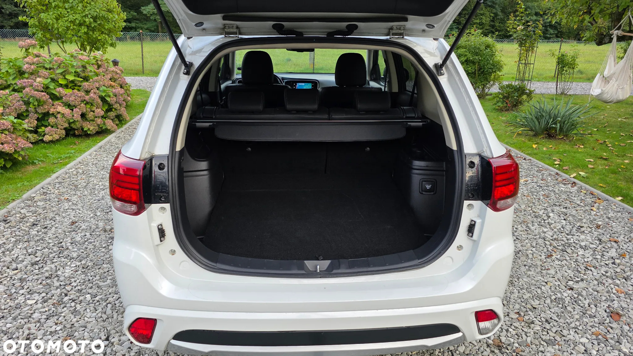 Mitsubishi Outlander PHEV Intense + - 23