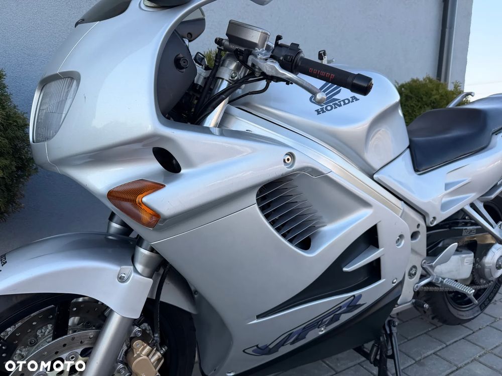Honda VFR - 30