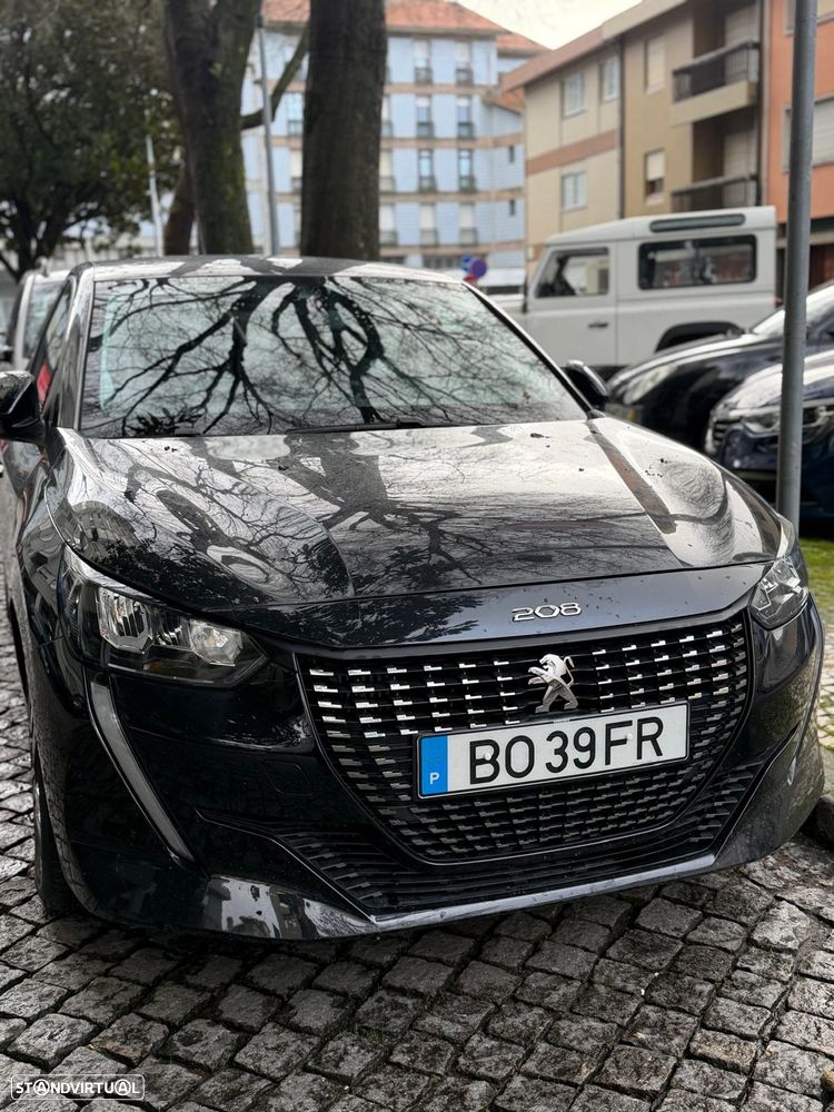Peugeot 208 - 8