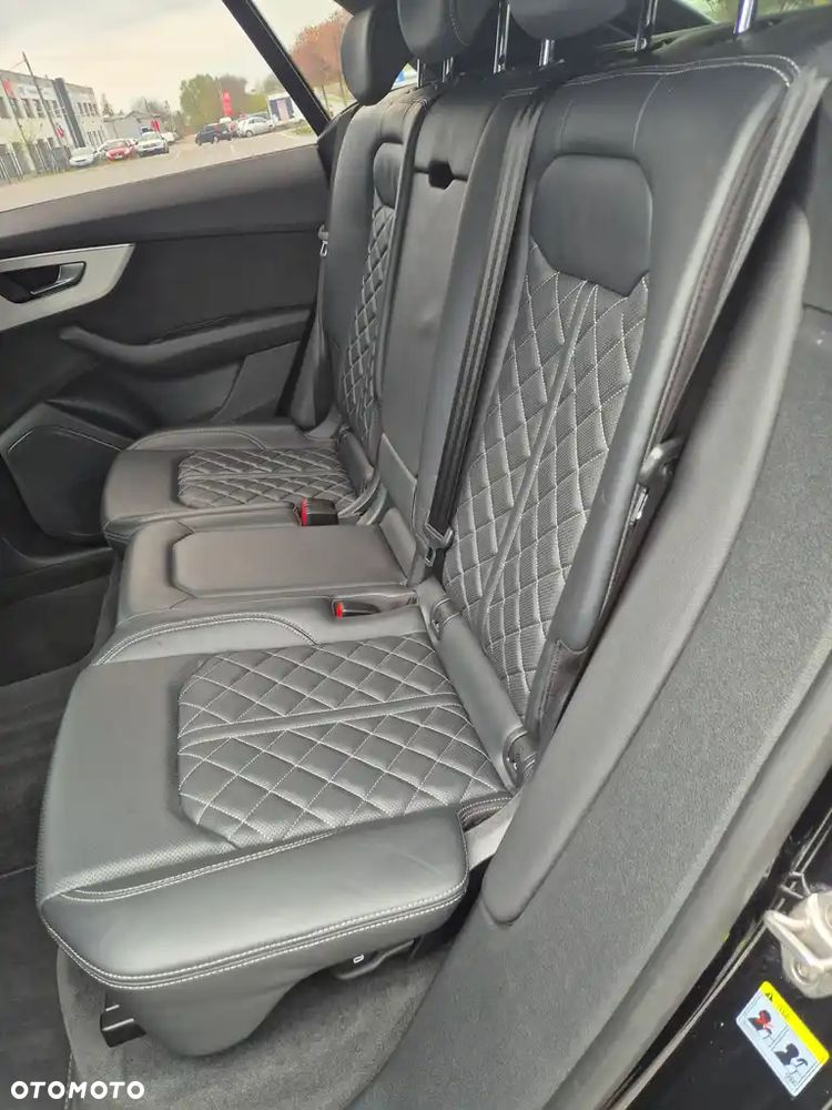 Audi Q8 - 15