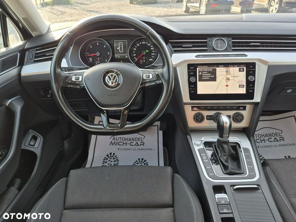 Volkswagen Passat - 17