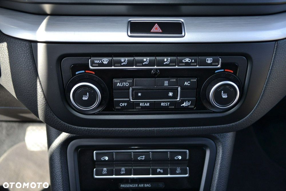 Volkswagen Sharan 2.0 TDI DSG BlueMotion Technology Highline - 16