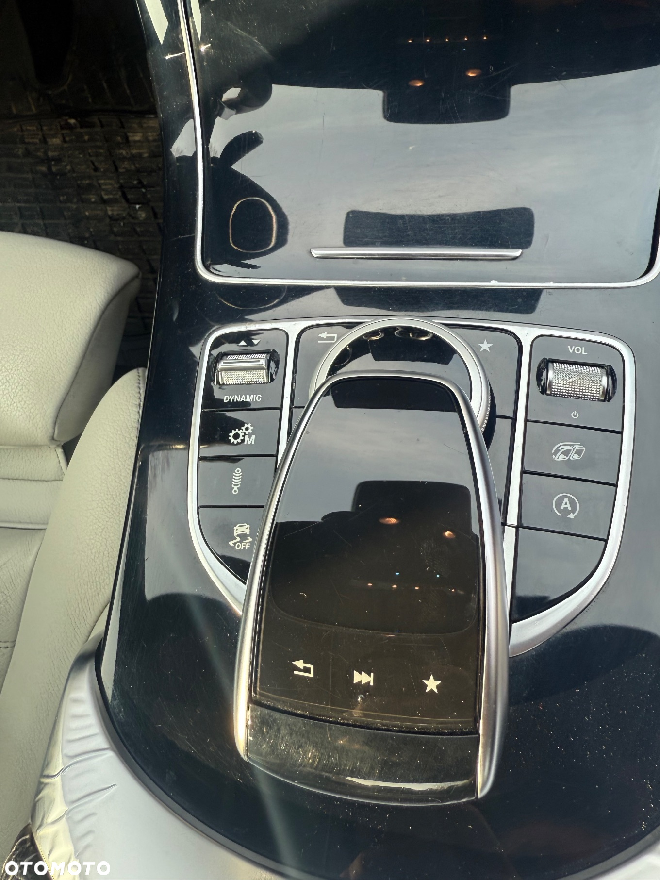 Mercedes-Benz Klasa C AMG 43 4Matic 9G-TRONIC - 31