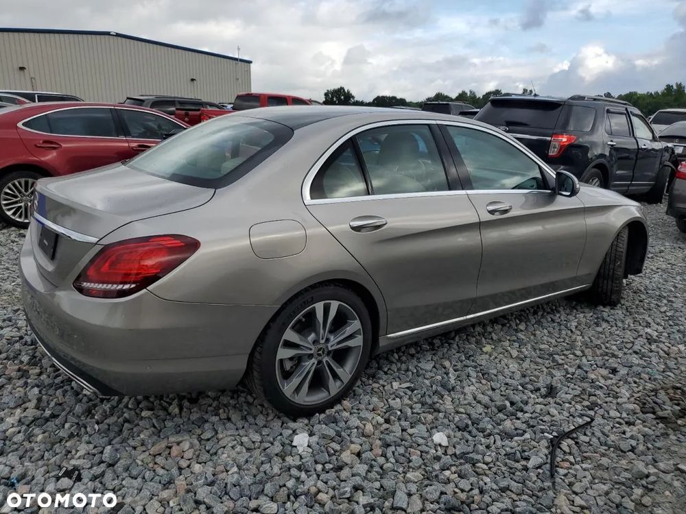 Mercedes-Benz Klasa C 300 7G-TRONIC Exclusive - 4