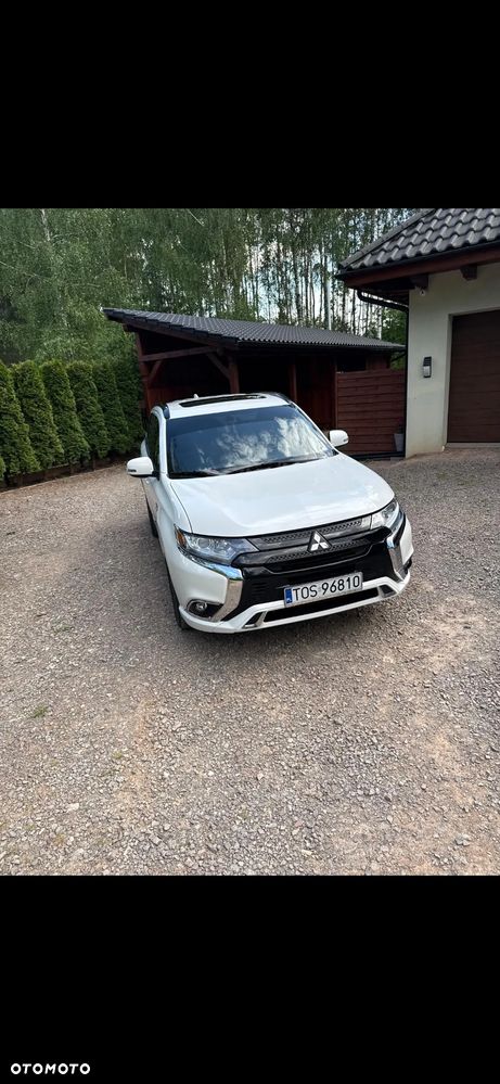 Mitsubishi Outlander - 3