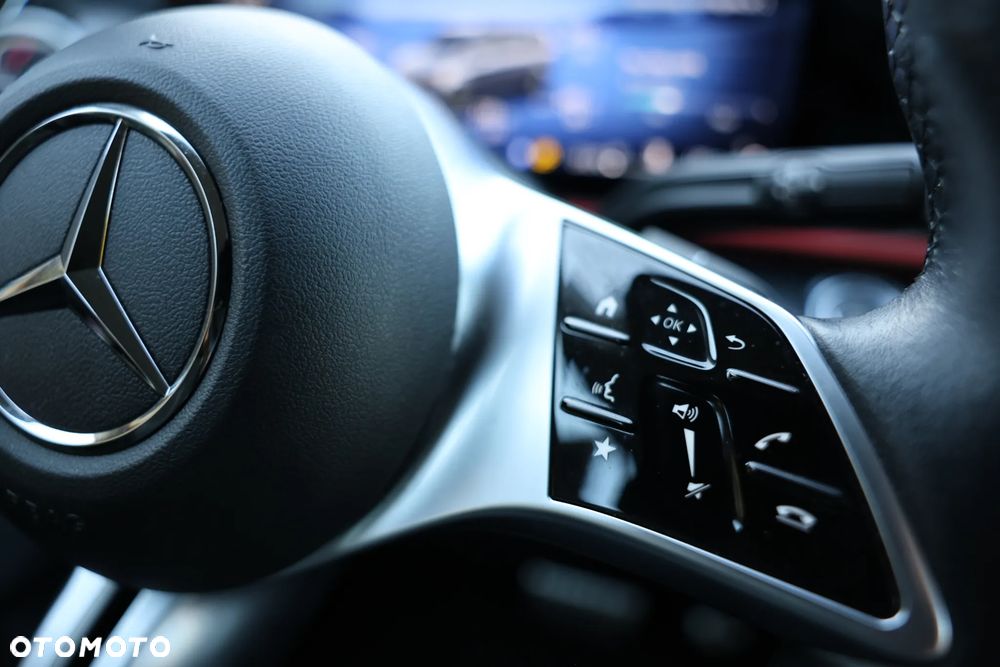 Mercedes-Benz Klasa V 220 d Avantgarde 9G-Tronic (d³ugi) - 20