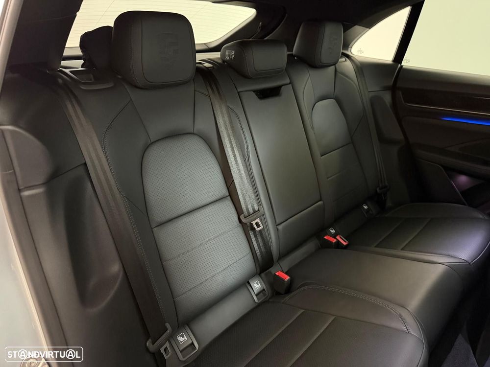 Porsche Macan Electric 4 - 16