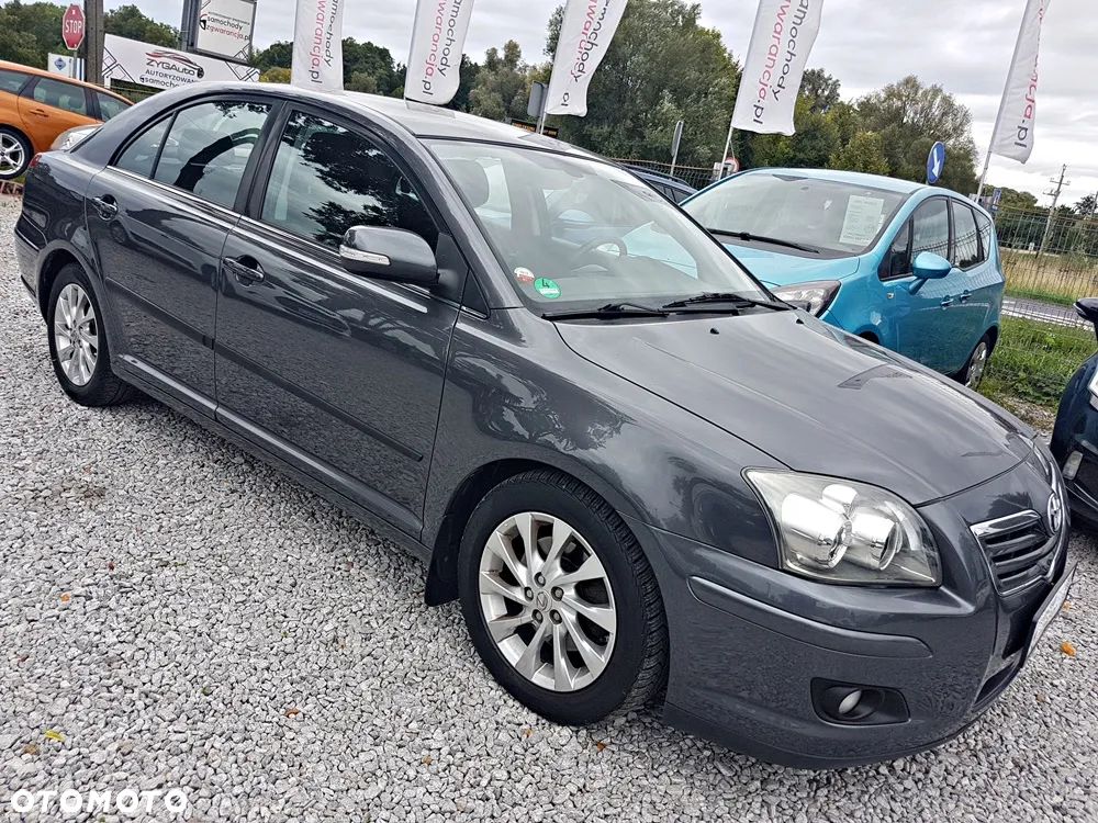 Toyota Avensis 2.0 VVT-i Executive - 28