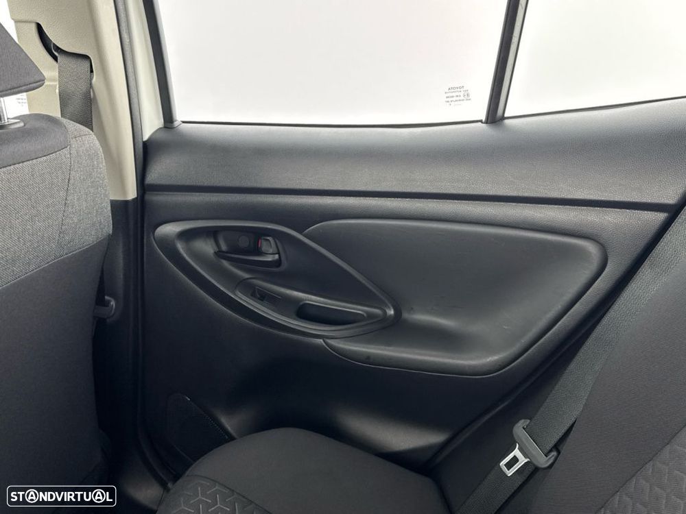 Toyota Yaris Cross 1.5 HDF Comfort Plus AWD - 23