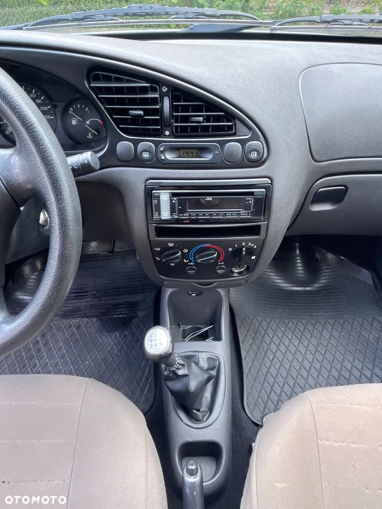 Ford Fiesta - 12