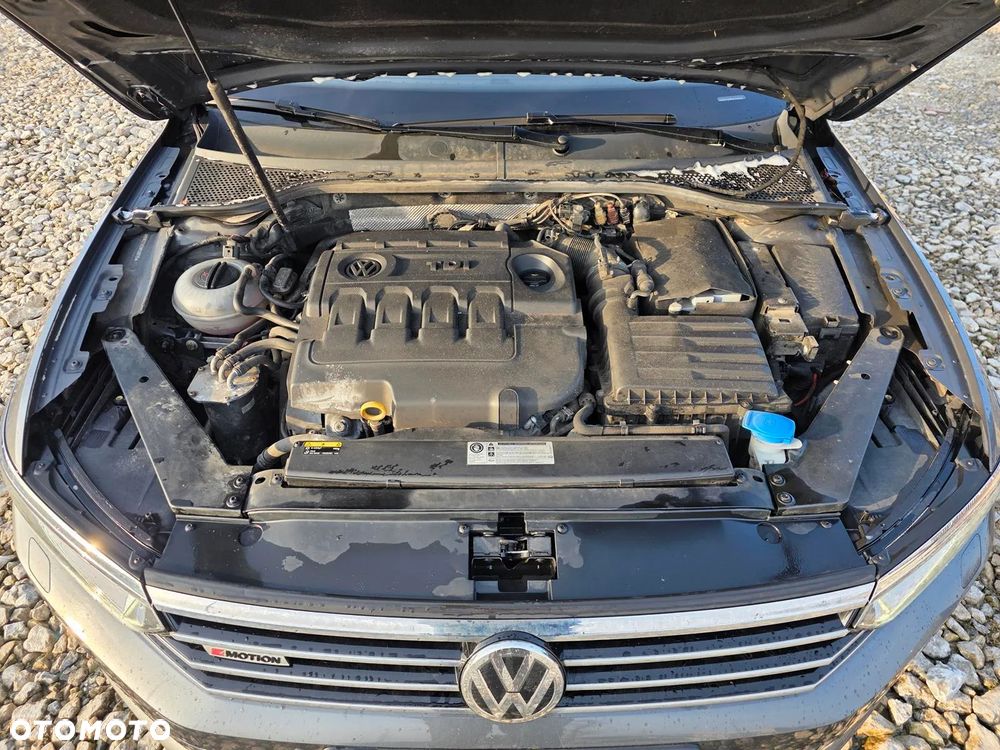 Volkswagen Passat Variant 2.0 TDI BMT 4Mot Highline - 29