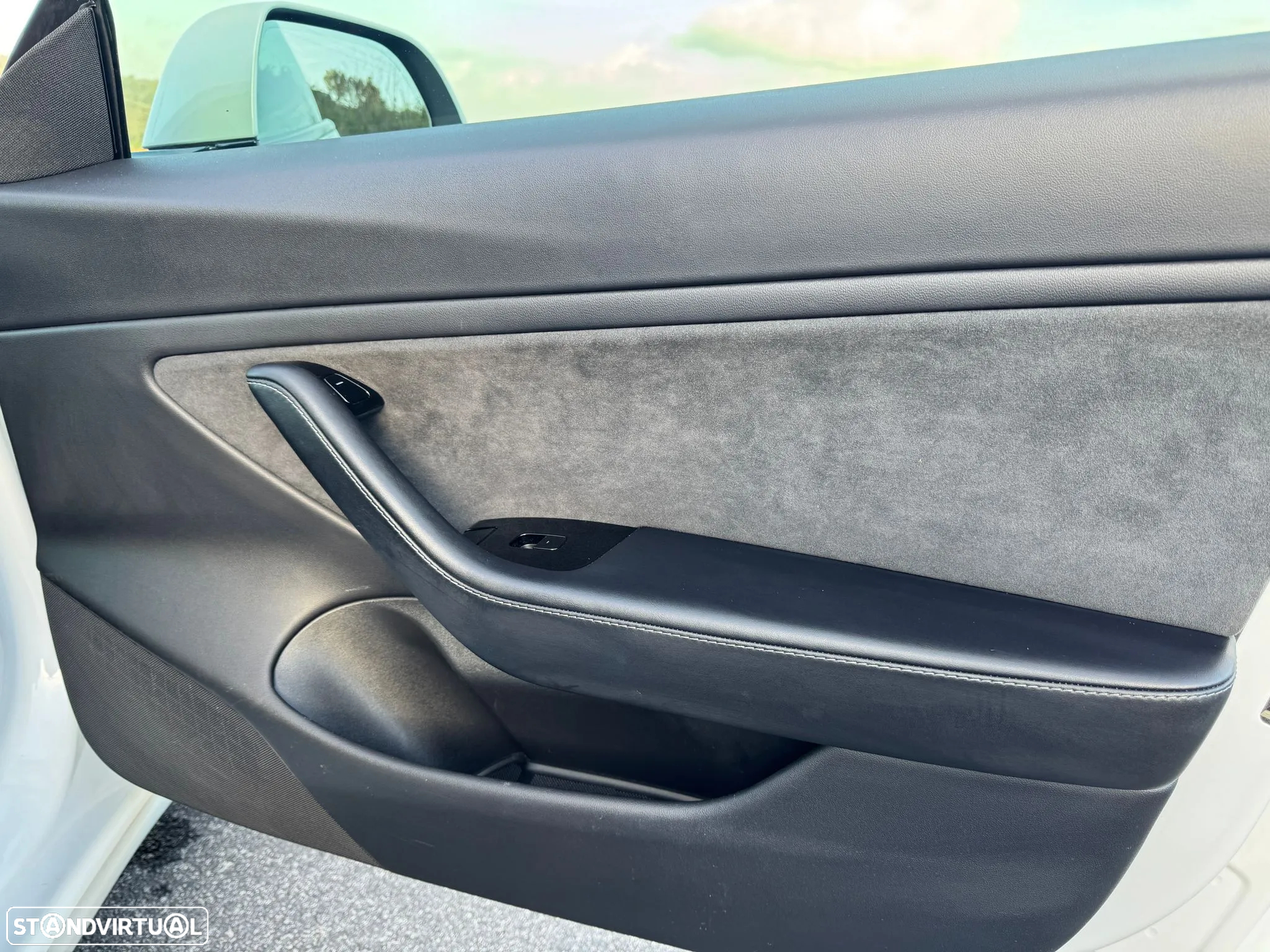 Tesla Model 3 Long-Range Dual Motor AWD - 33