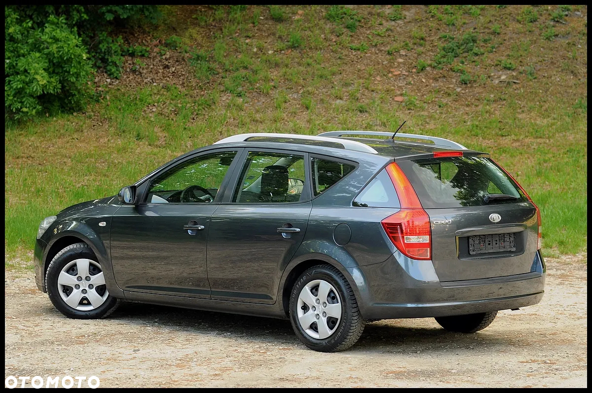 Kia Ceed - 22