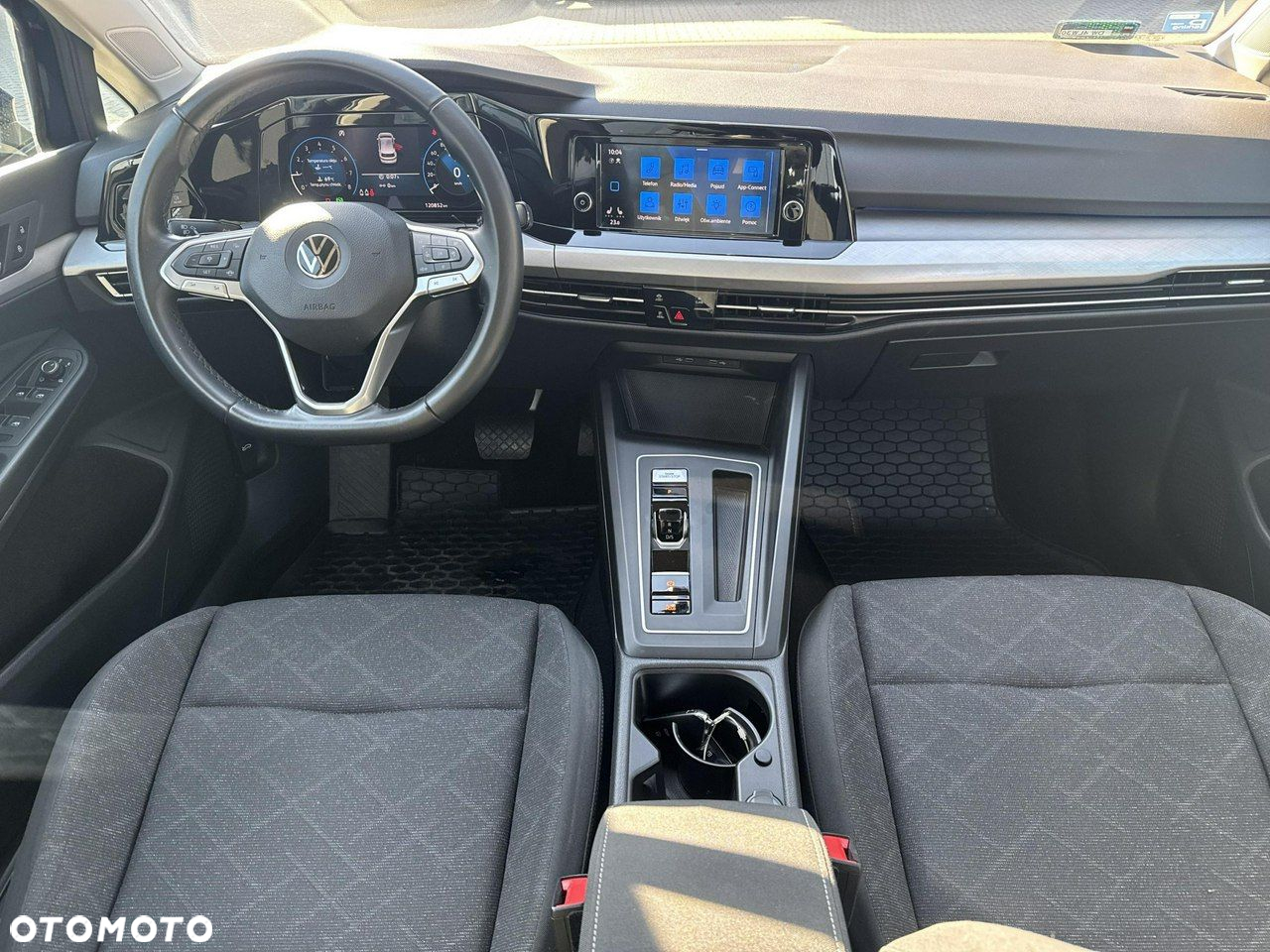 Volkswagen Golf - 22